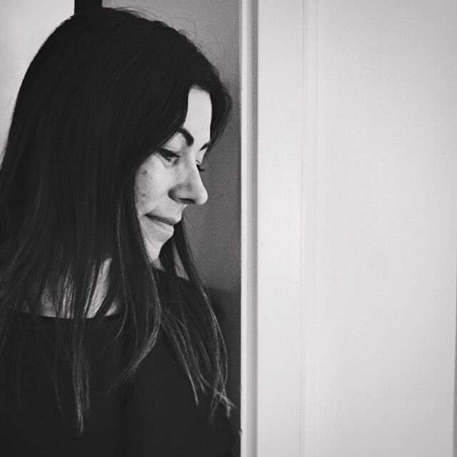 Semplicemente Chiara aka @pommesdeclaire #ritratticosí #bianco #nero #ritrattodidonna #ritrattofemminile #square #portraitmode #iambattaini #fujifilmglobal #fujifilm_xseries